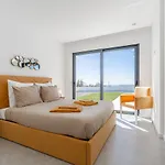 Locki With Jacuzzi And Private Pool