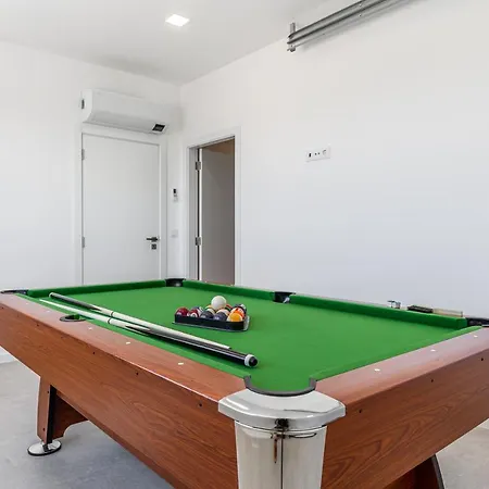 Villa Locki With Jacuzzi And Private Pool