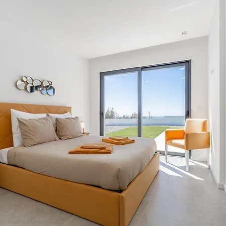 Locki With Jacuzzi And Private Pool