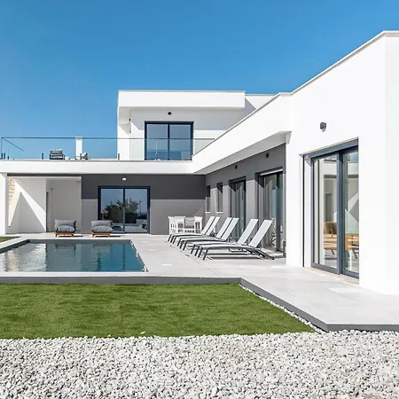 Villa Locki With Jacuzzi And Private Pool *