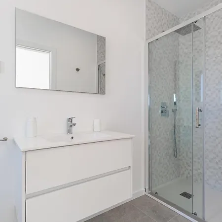 Villa Locki With Jacuzzi, Private Pool And Sea View 빌라 로리냐