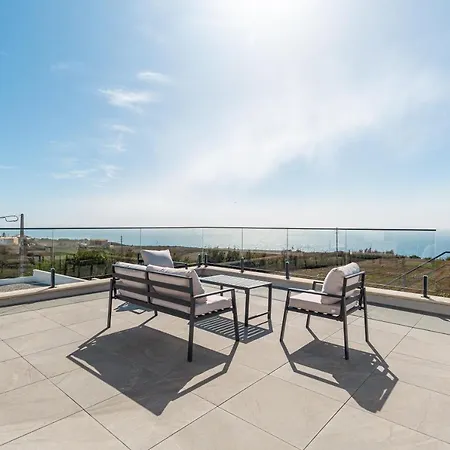 Locki With Jacuzzi, Private Pool And Sea View 别墅 *