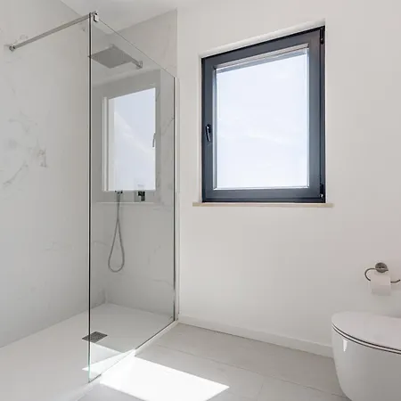 Locki With Jacuzzi And Private Pool Vila