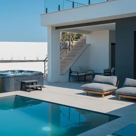 Villa Locki With Jacuzzi, Private Pool And Sea View *