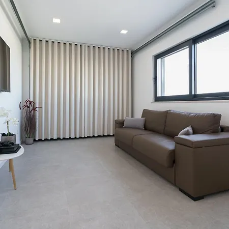 Locki With Jacuzzi And Private Pool