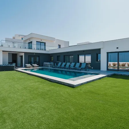 Willa Locki With Jacuzzi, Private Pool And Sea View *