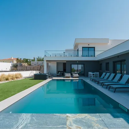 Villa Locki With Jacuzzi, Private Pool And Sea View