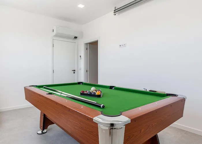 Vila Locki With Jacuzzi And Private Pool