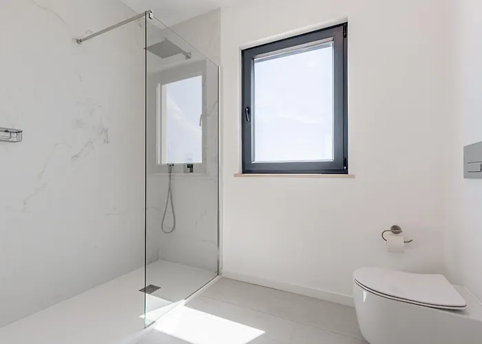 Locki With Jacuzzi And Private Pool Vila
